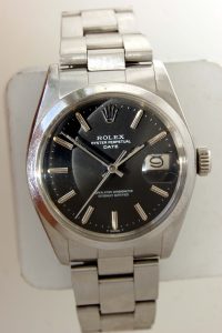 1975 Rolex Oyster Perpetual Date Chronometer Reference 1500 on Orignal Rolex Oyster Bracelet (2)