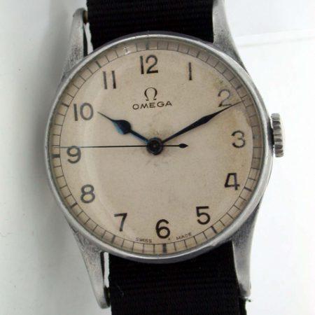 1943 Rare WW2 British Military Issued RAF Pilot's Wristwatch with Military Markings and Original Dial. 30T2 Calibre Movement