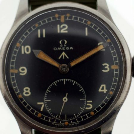 1944 WW2 British Military Army Officer's Watch Cal. 30T2 Movement British MOD Dial W.W.W. Military Issue Markings on Case-Back Original Large Winding Crown Fixed Lugs