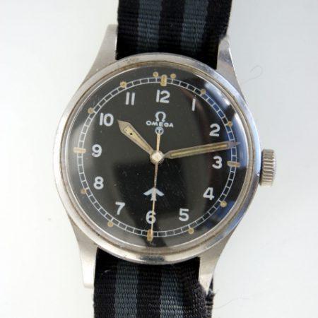 1953 British Military Issued RAF Pilots Watch with Numbers on Caseback 6645/101000/6B/542/189/53 British MoD "Fat Arrow" Tritium Dial Military Crown Fixed Bar Lugs Original Dust Cover and Spacer