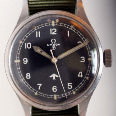 1953 RAF Pilots Watch with Military Issue Numbers on Case-Back 6645/101000/6B/542/2265/53 British Ministry of Defence "Fat Arrow" Tritium Dial Military Crown Fixed Bar Lugs Original Dust Cover