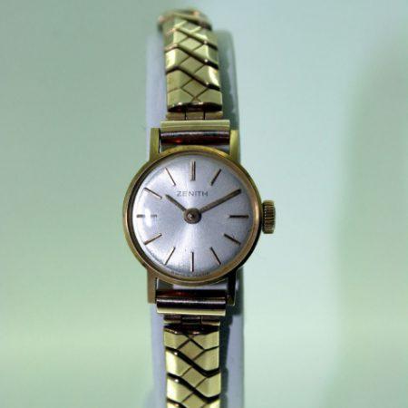 1966 Fine Ladies Solid 18ct Gold Wristwatch Ref GX1119 with Beautiful Original Pearl Finish Dial on Solid Gold Expandable Bracelet