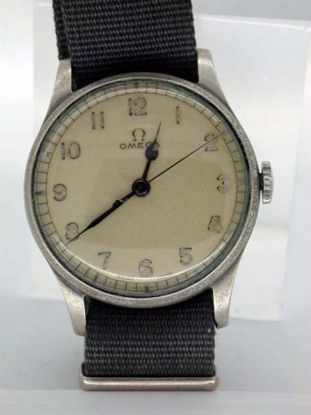 Rare WW2 RAF Pilot's Wristwatch Issued in 1943 by British Air Ministry with Military Issue No. 6B/159/10206/43