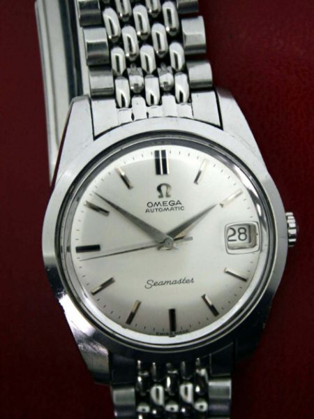 Vintage c.1963 Seamaster Calendar Cal. 562 Automatic with Mint Orignal Dial in Large Logo Screw-Back All Steel Case Original Omega Crown on NOS All Steel Omega "Beads of Rice" Bracelet