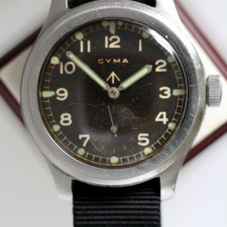 c1941 WW2 British Military Army Officers Watch in Large Screw-Back Stainless Steel Case with W.W.W. Military Issue Numbers and Broadarrow Antimagnetic Dust Cover